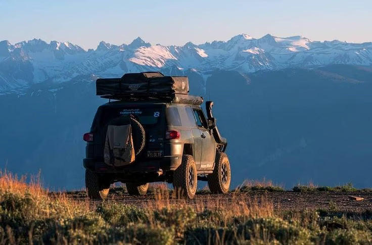 Les avantages d’une tente de toit pour camper confortablement - Atlas Equipement
